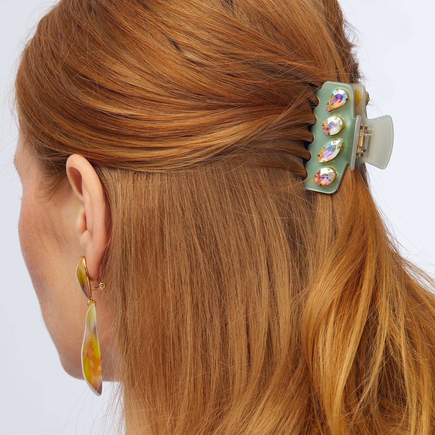 “Green with Envy Claw Clip” 💚
Sage Swirl Mini Claw Clip by Lele Sadoughi