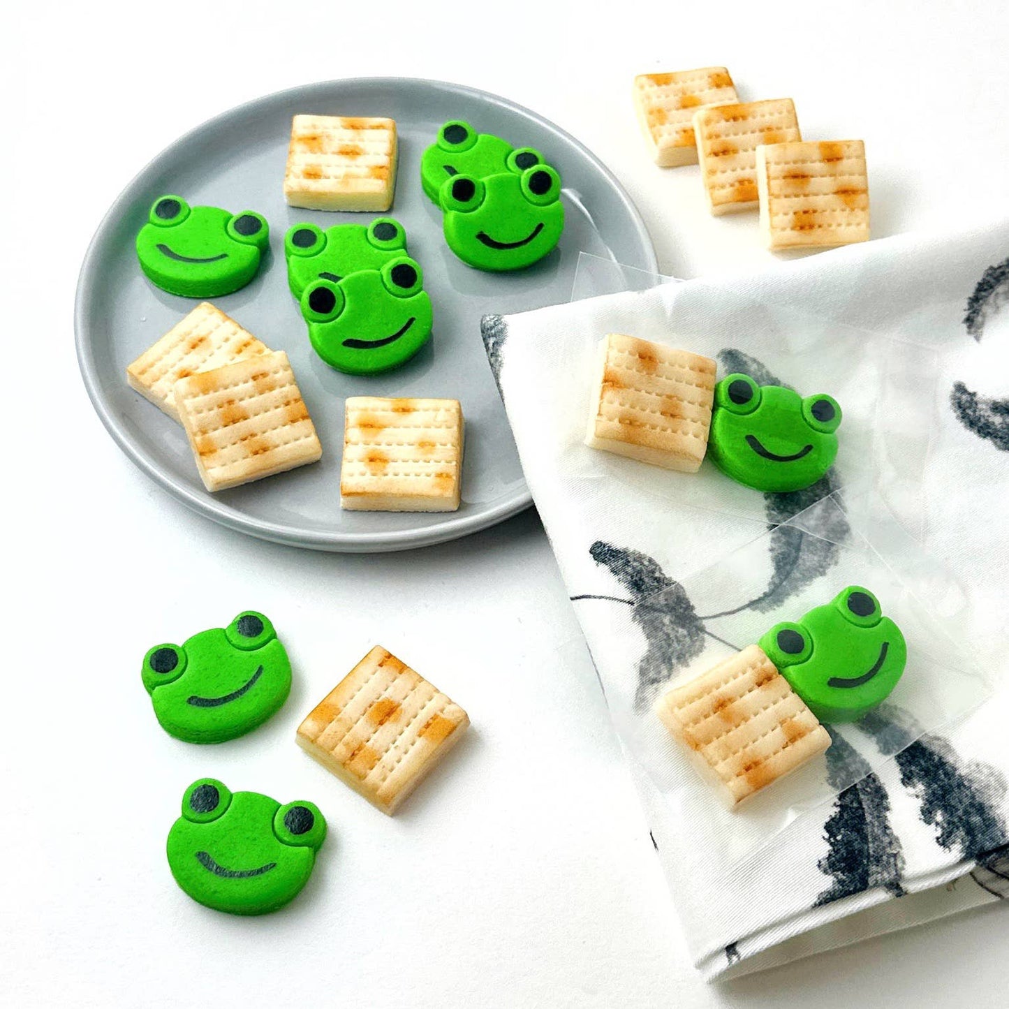 Passover mini candy duets, marzipan matzah & frog faces, almond flavor, gift baskets, 16-pack.