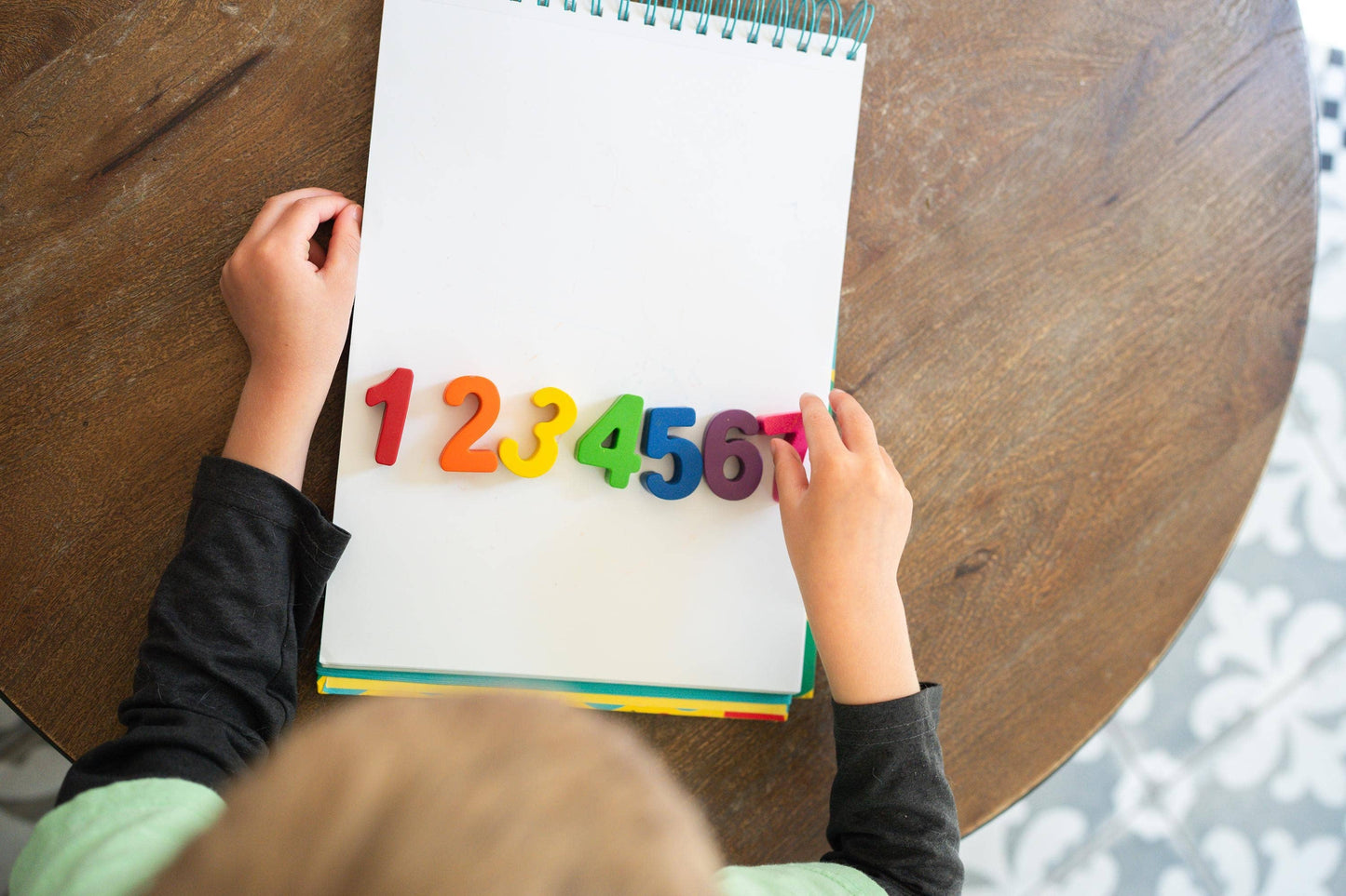 Classroom favor number crayons gift set