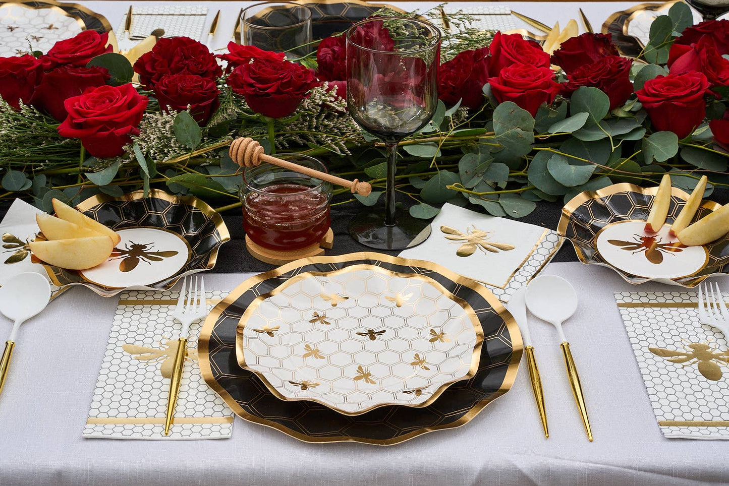 Stylish guest towels with metallic gold accent