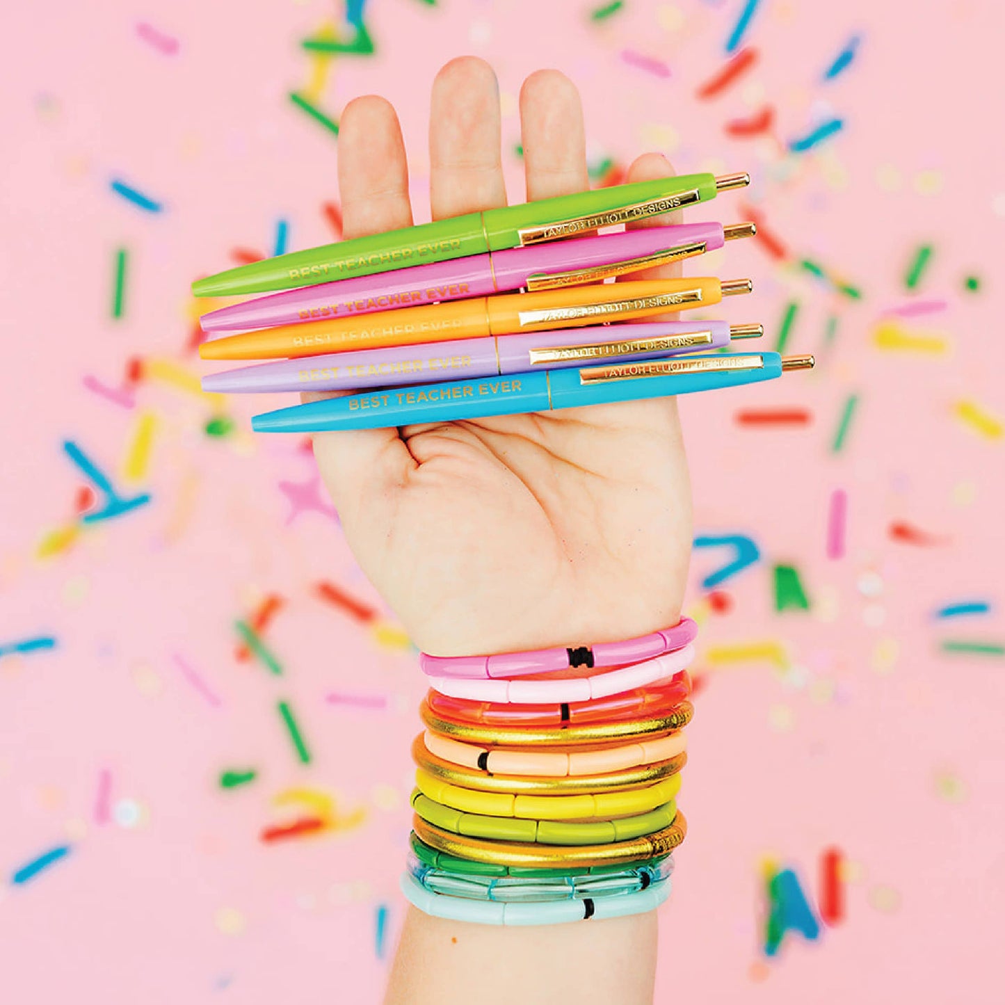 Best Teacher Ever ballpoint pen set with 5 colorful pens, gold foil details, perfect for gifts and desk accessories.