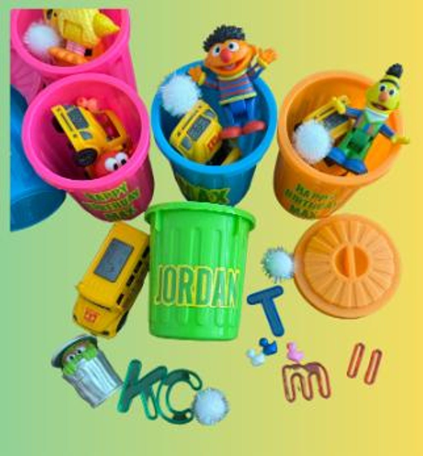 Sesame Street sensory playdough kit, glitter dough, alphabet molds, figurines, autism-friendly, 3+.