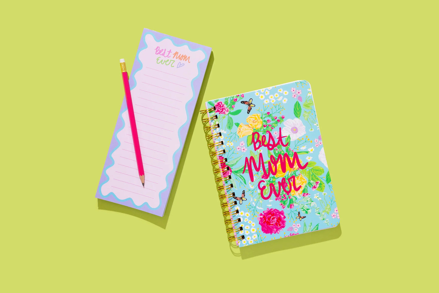 "Sweet Notes" Best Mom Ever notepad, 4-pack with 100 lined sheets, ideal for moms' daily lists.