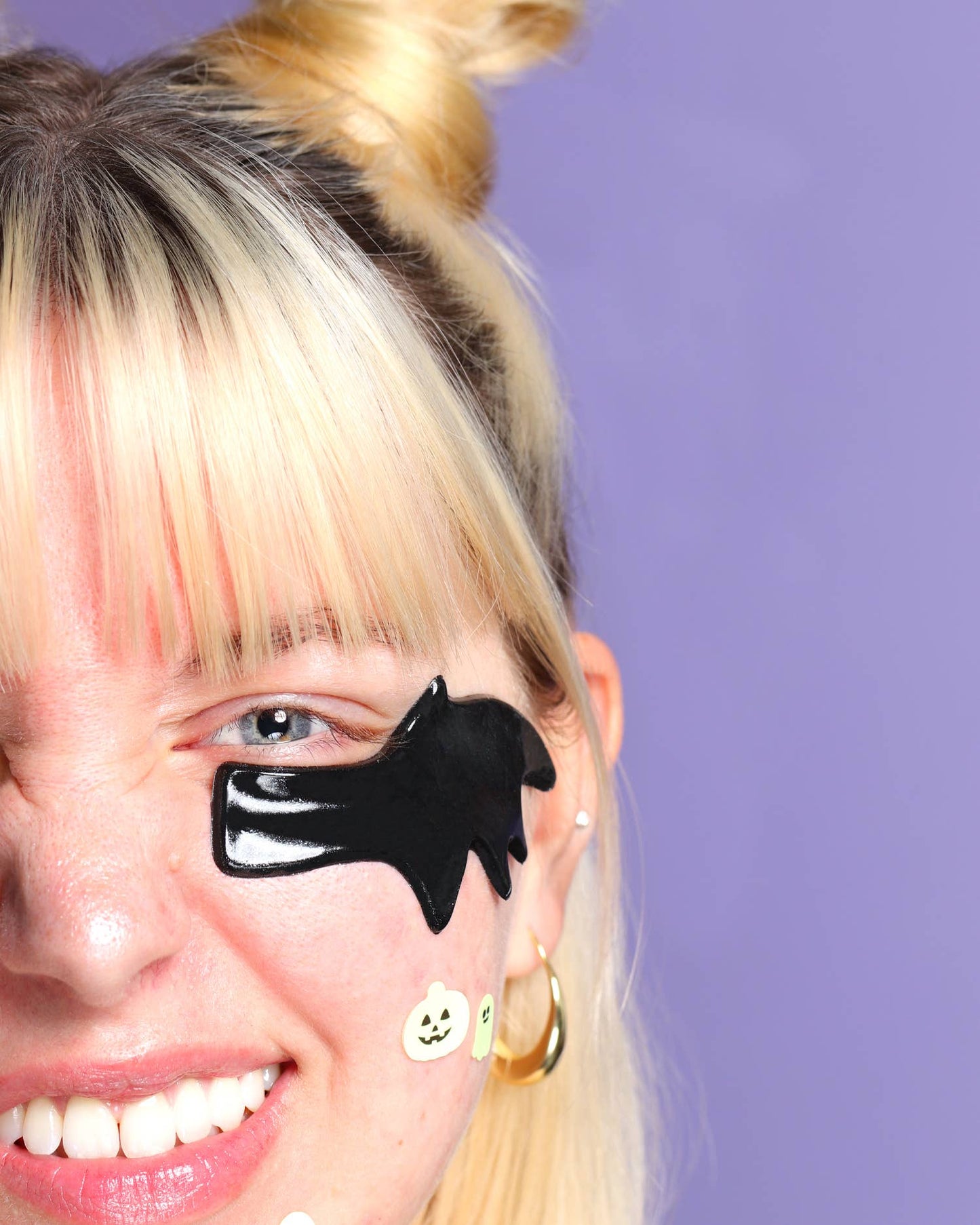 Detoxifying Undereye Masks with Charcoal, Tremella Mushroom, and Niacinamide - Helps Depuff and Brighten Dark Circles, Hydrogel Formula in Cute Bat Wing Shapes.