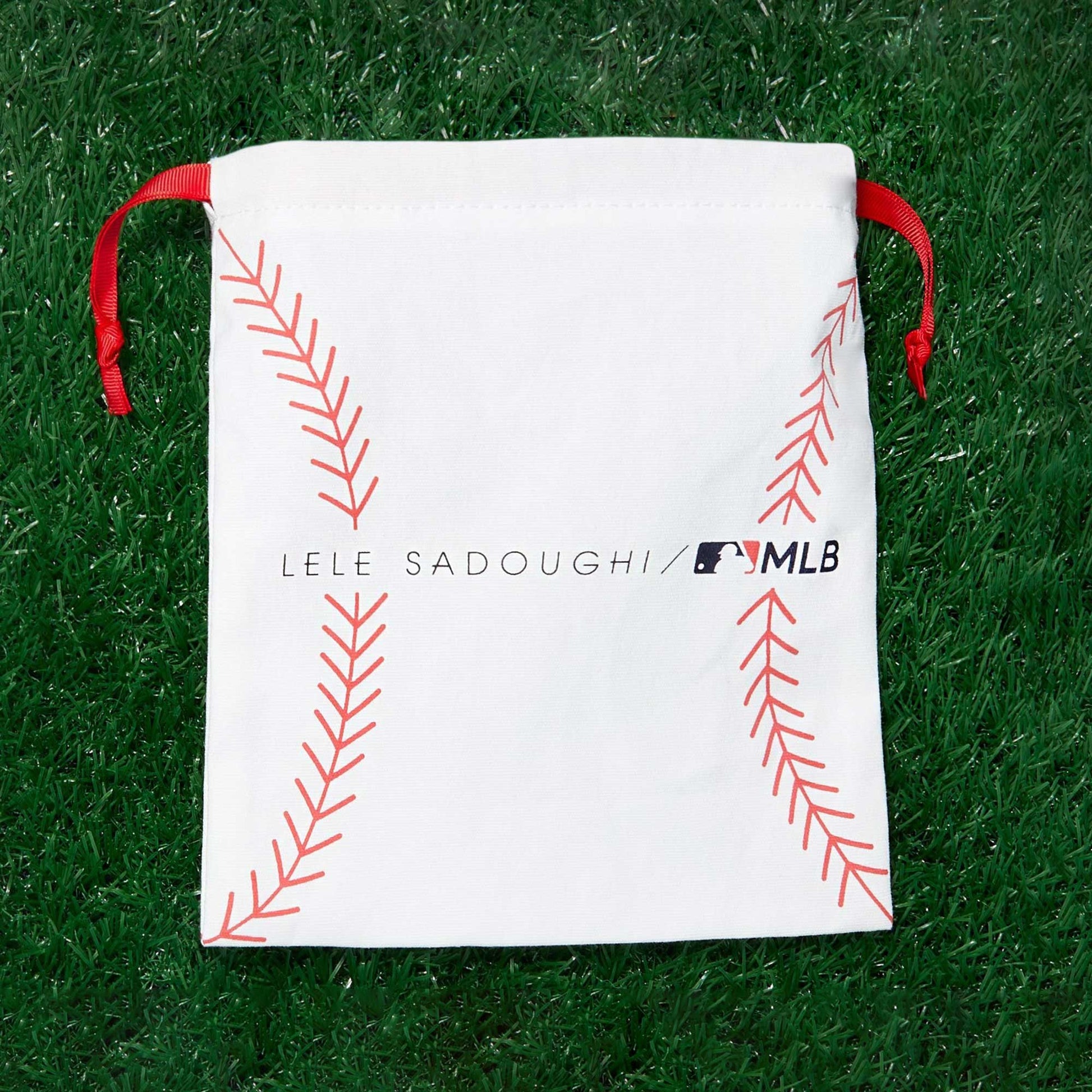 Skyline-embroidered sports bow with orange Mets logo
