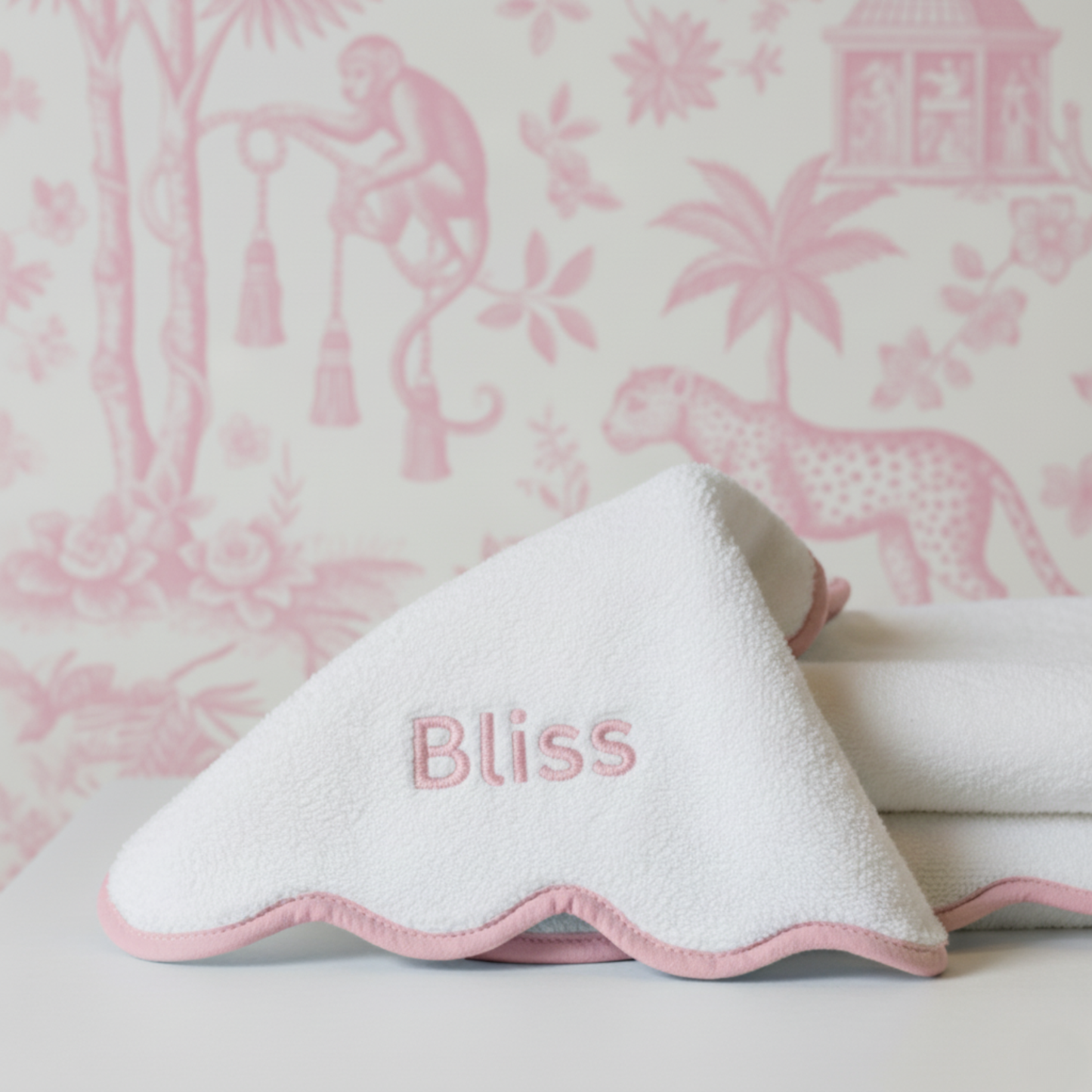 "Little Luxuries" 🤍 Scallop Pink-Piping Washcloth Set (10-Piece) by Lotus Linen
