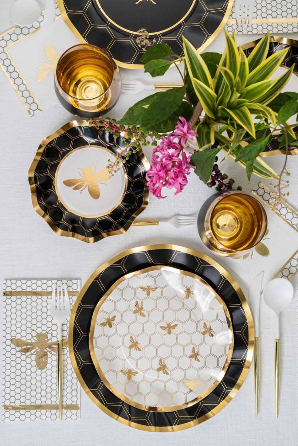 Fancy bee-themed paper napkins set of 20