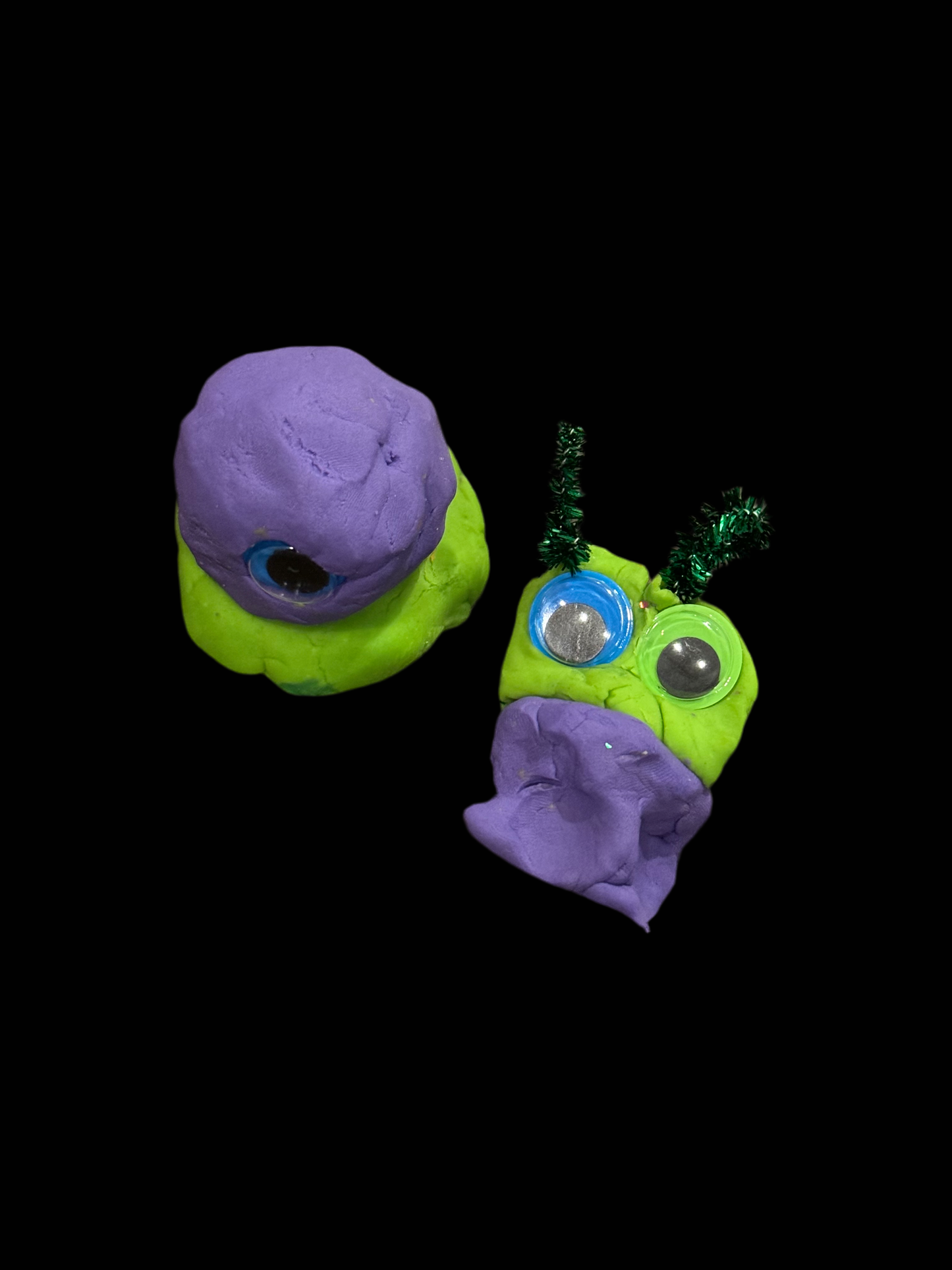 Halloween Sensory Kit for kids, spooky themed activities including witch, pumpkin, and alien themes, promoting fine motor skills and creativity.