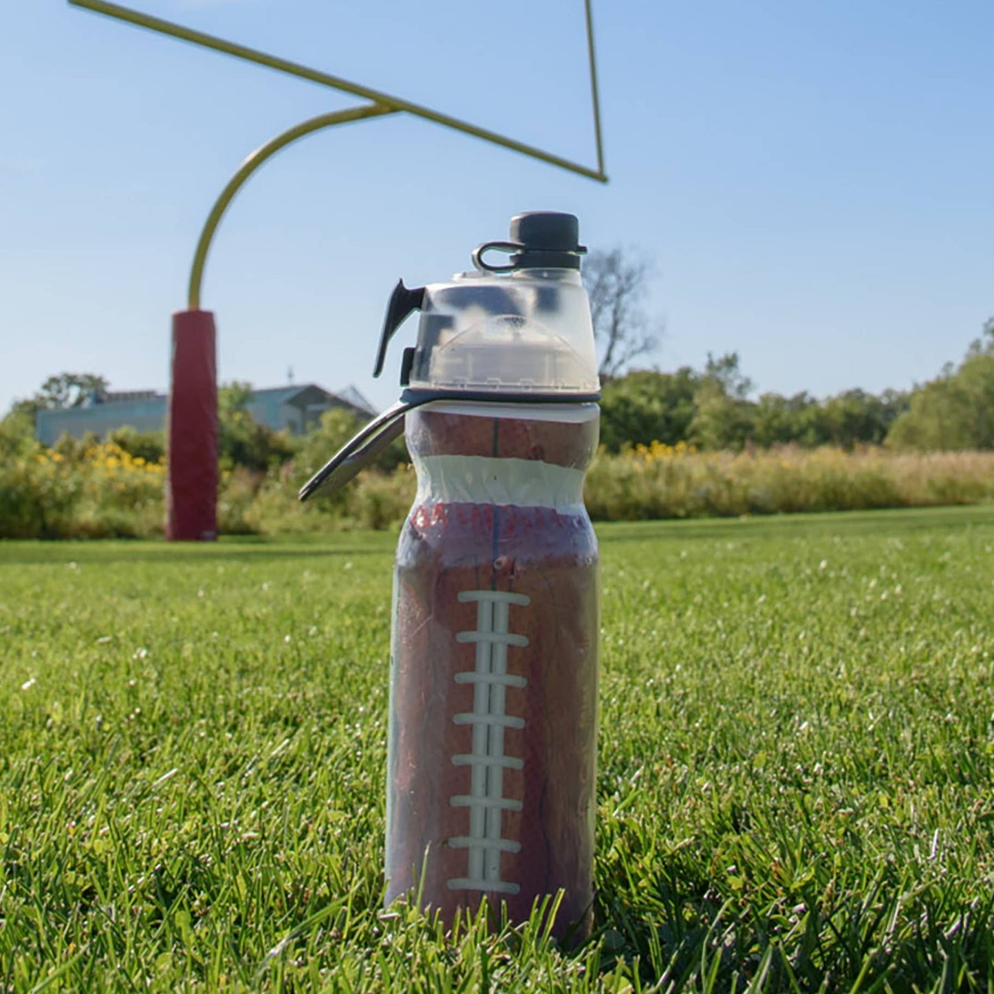 O2COOL Mist 'N Sip 20 oz Bottle Football: Mist N Sip 20oz. Bottle Football