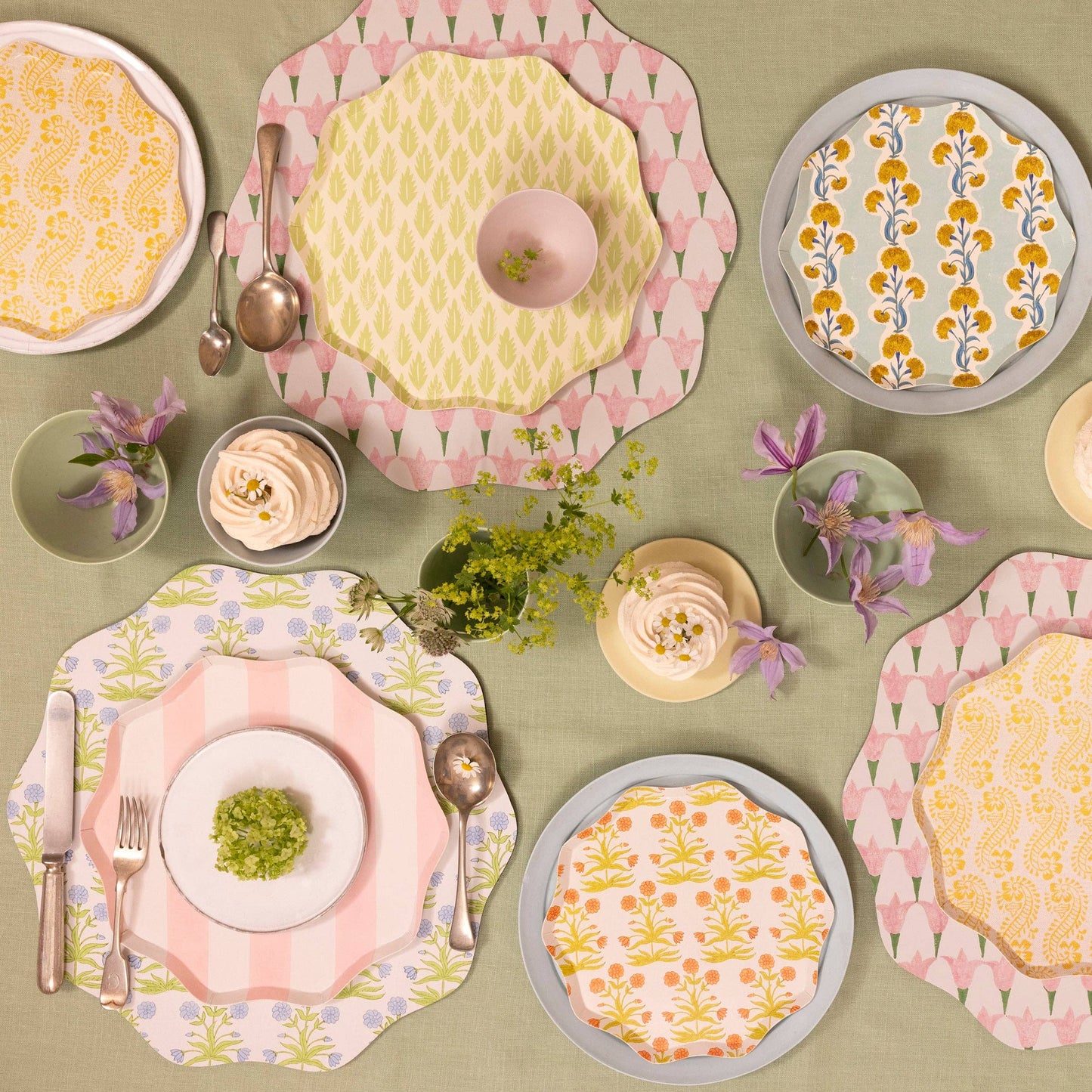 "Blue & Bloomed" 💙 Blue Flower Placemat by Meri Meri