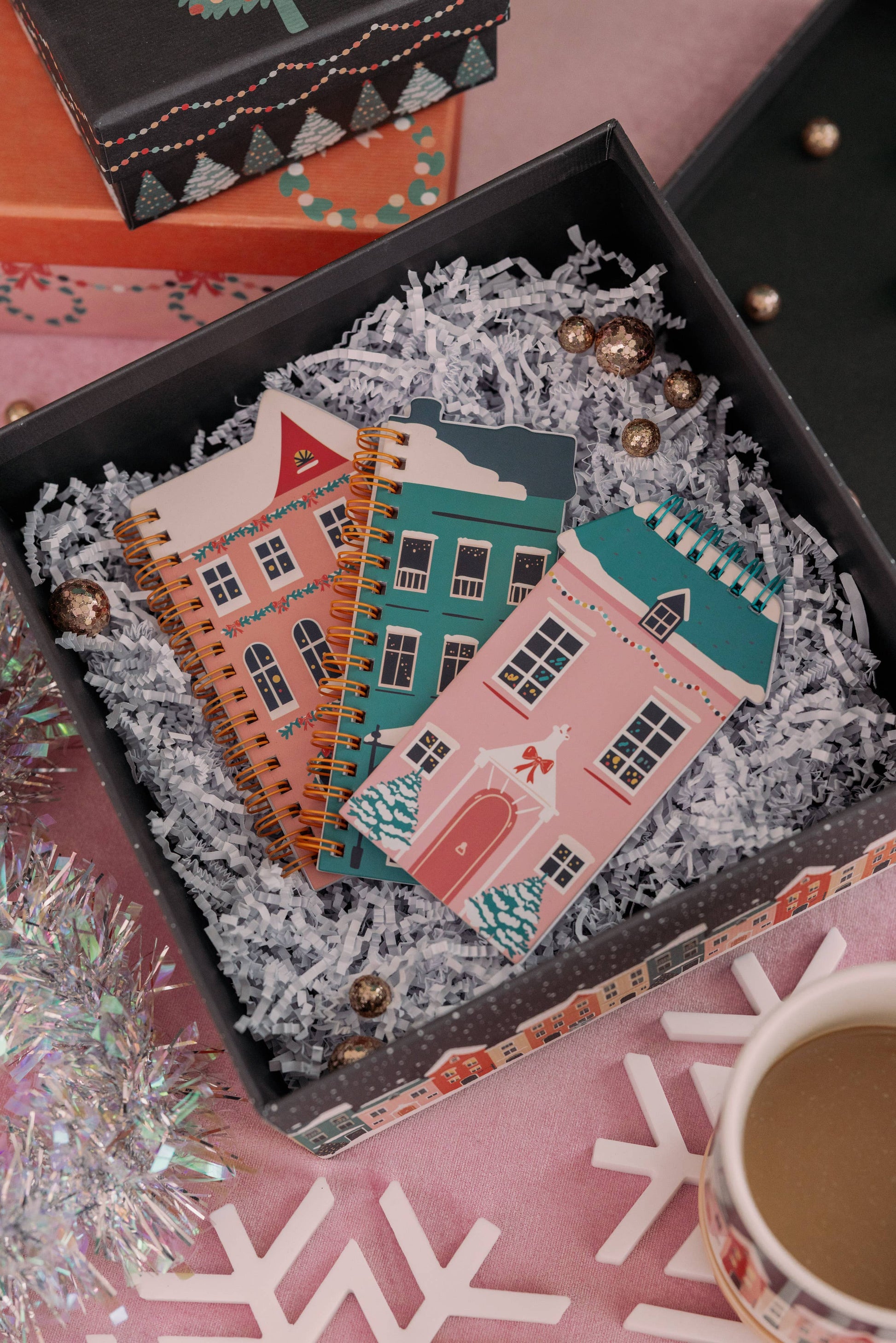 Set of 3 mini book-shaped holiday notepads