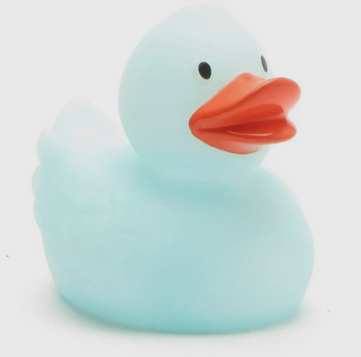 Glow-in-the-dark rubber duck that lasts up to 6 hours, perfect for bath time fun! Available in various colors and types. Dimensions: L: 7.5cm, W: 6.5cm, H: 7cm, featuring a squeak hole. Recommended for ages 18 months and older