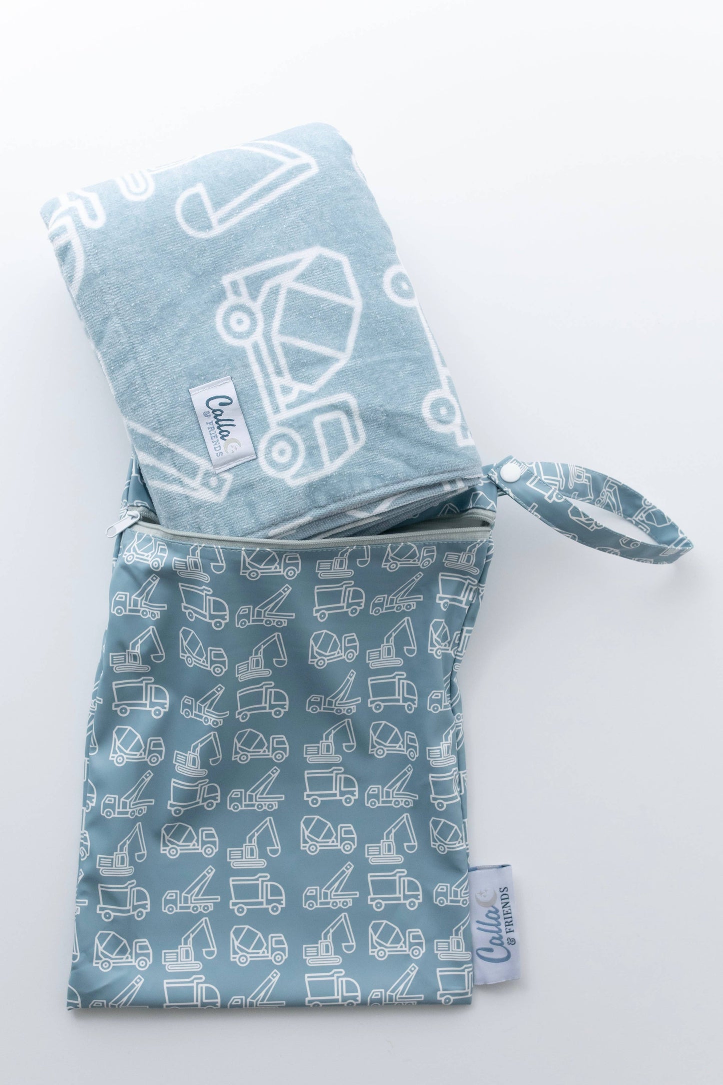 "Peach Blossom" 🌺 Maverick Kids Beach Towel by Calla & Friends