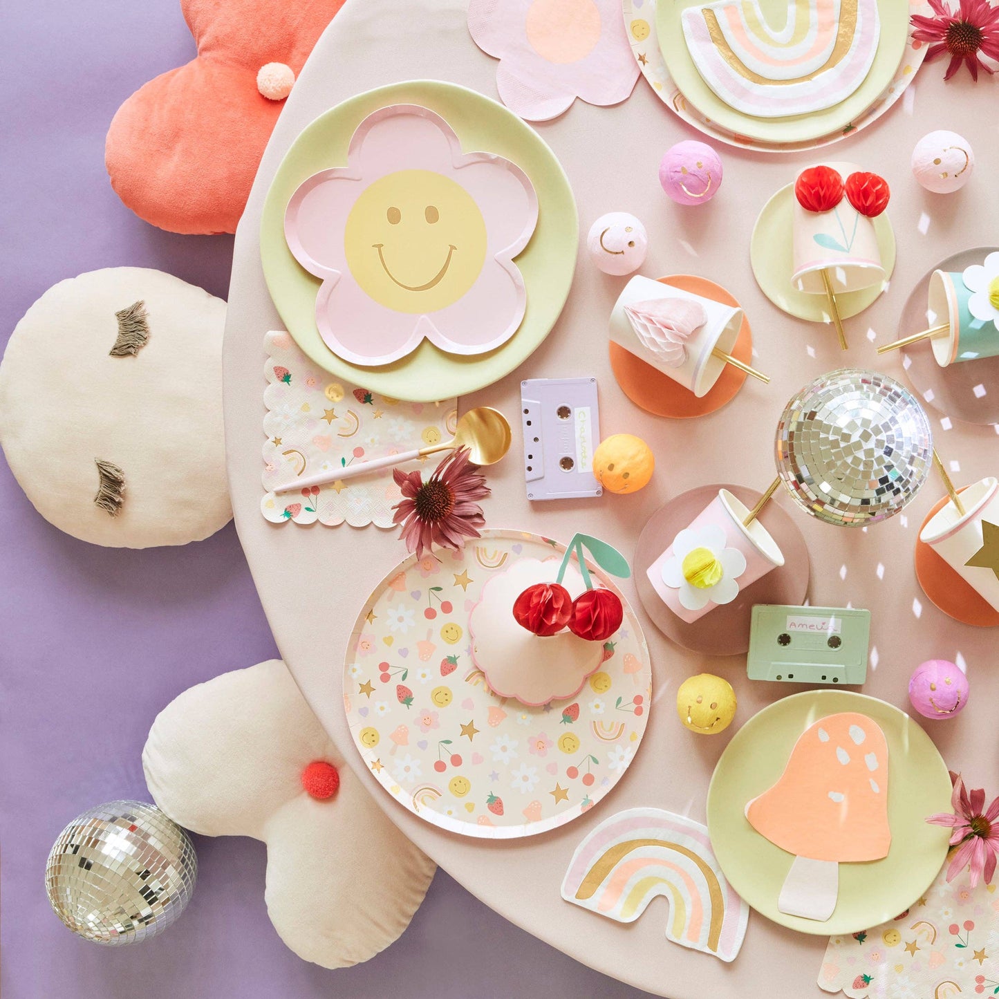 "All Smiles" 🌟 Happy Icons Dinner Plates by Meri Meri