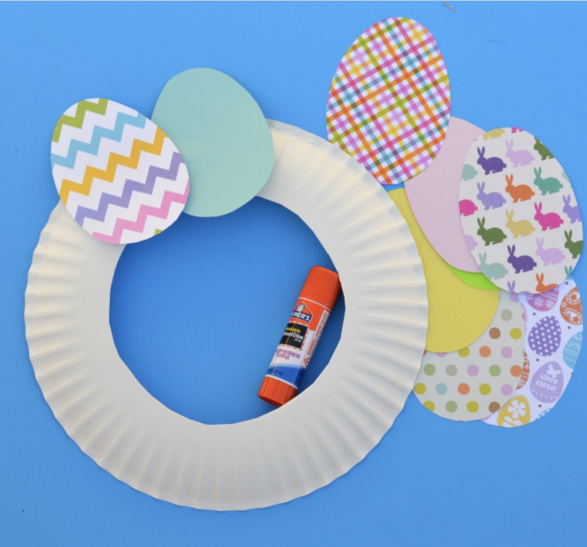 Classroom Easter project with colorful wreath