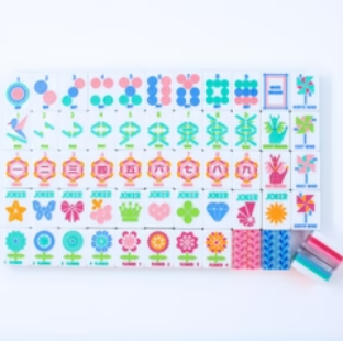 Mahjong set with clear top and colorful layered design