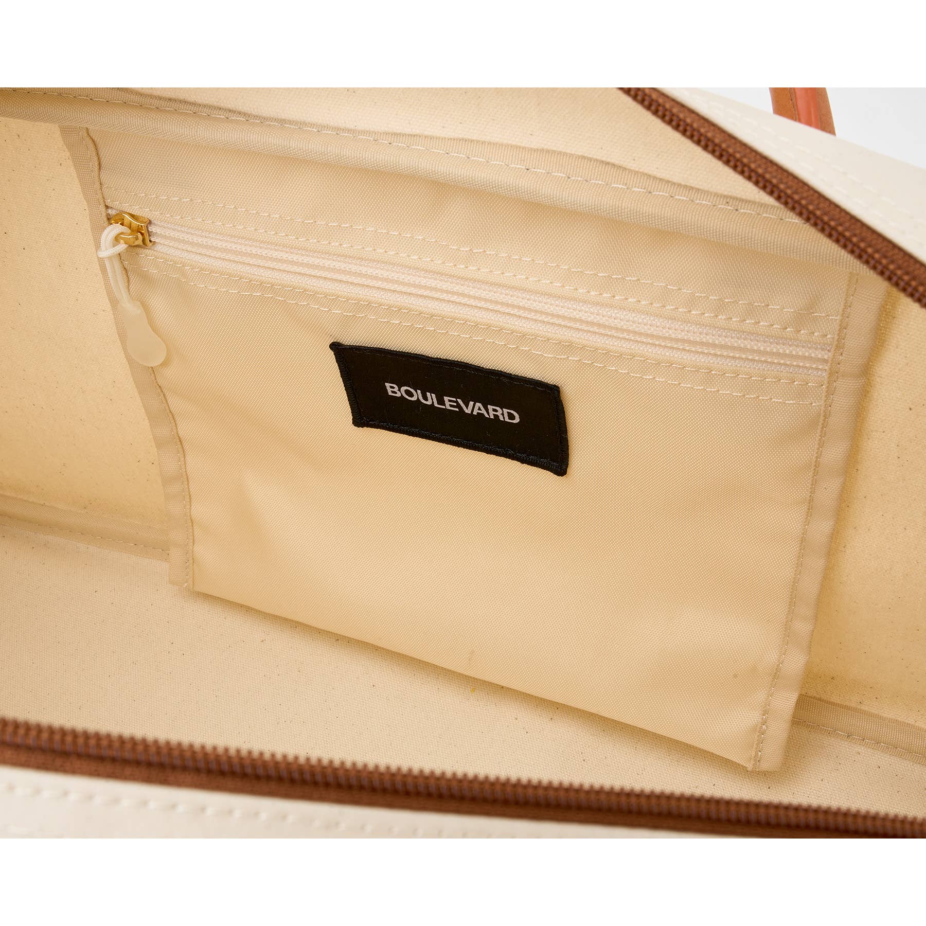 Stylish Mahjong storage bag with vegan leather accents