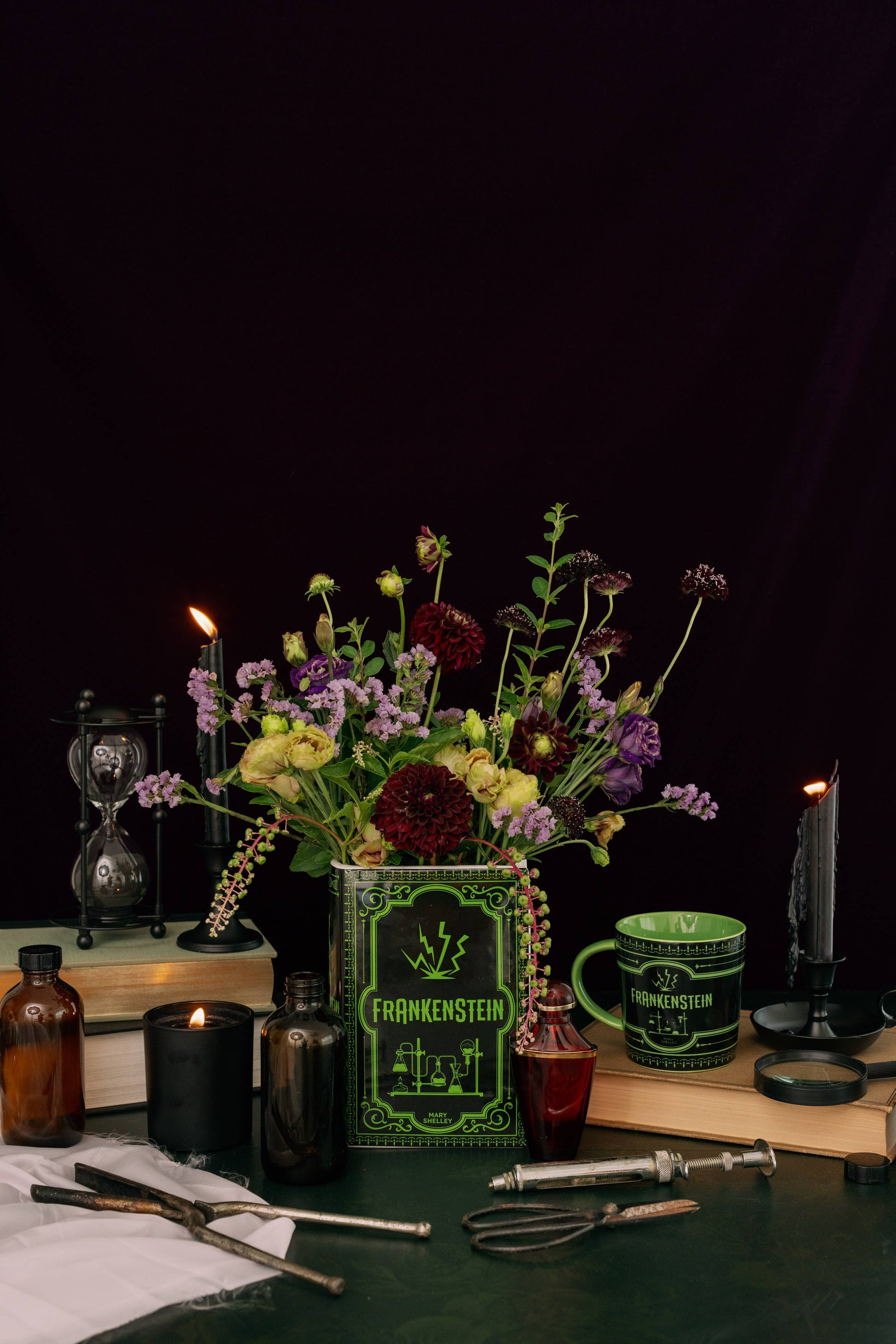 Multifunctional vase for flowers or pens