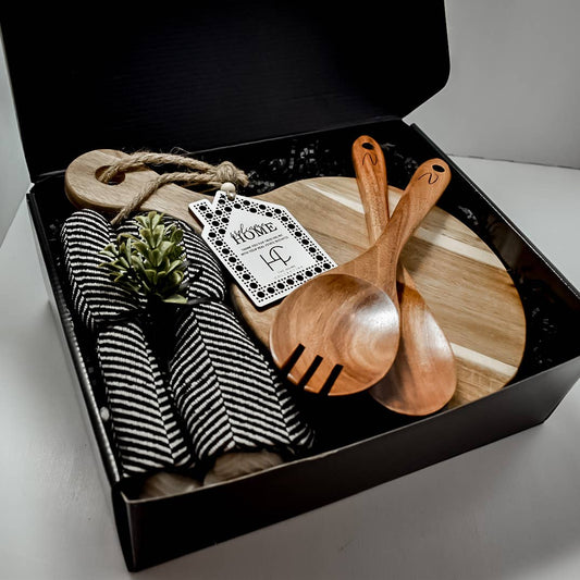 Round acacia wood gift box with engraved cheese board