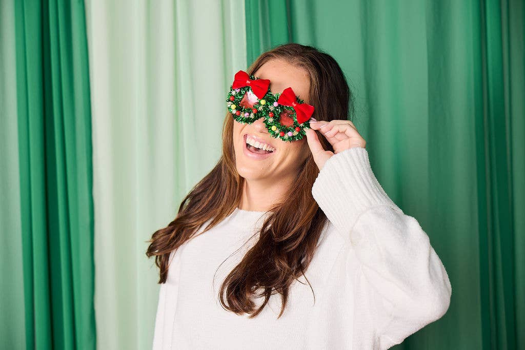 “Eye’ll Be Home for Christmas” 😎 Holiday Wreath Party Glasses by Packed Party