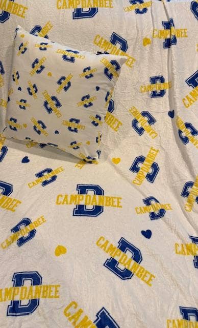 Cozy 50×60 inch plush camp blanket for indoors outdoor