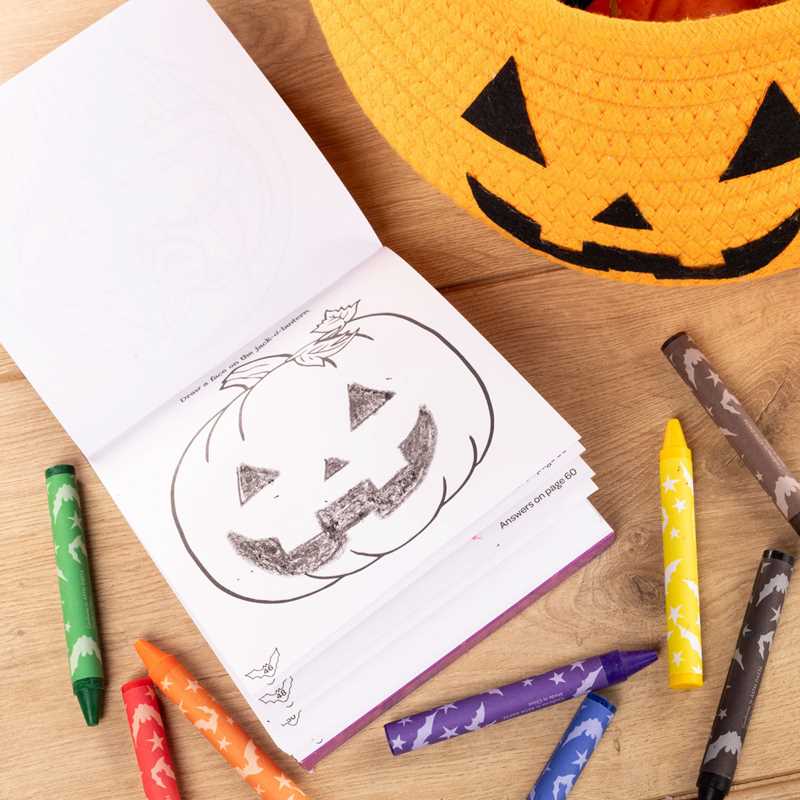 Spooky Nights Halloween craft set