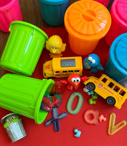 Sesame Street sensory playdough kit, glitter dough, alphabet molds, figurines, autism-friendly, 3+.