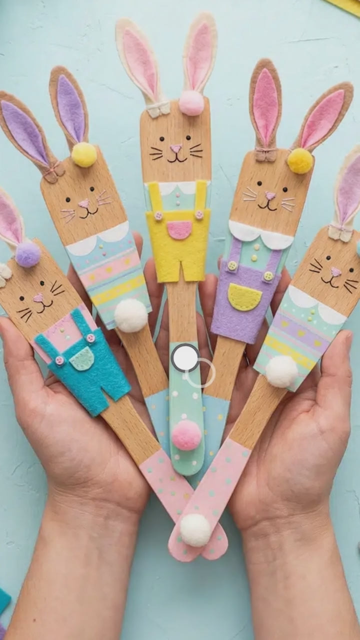 Classroom spring flower craft with paper flowers